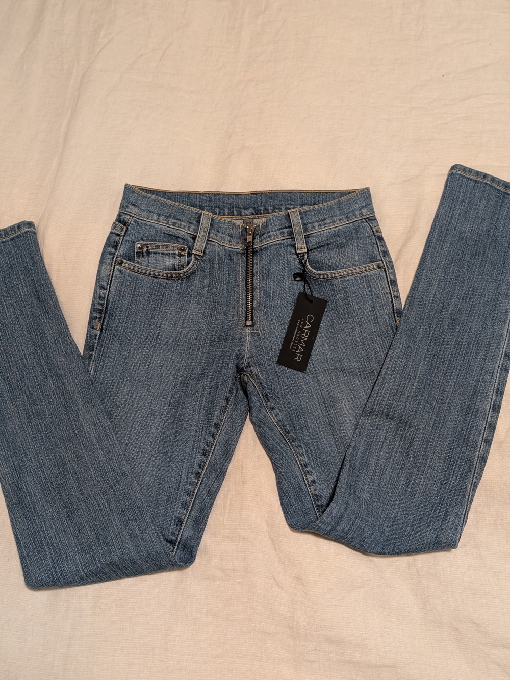 CARMAR MIA Skinny Front-Zip Jeans in Medium Blue